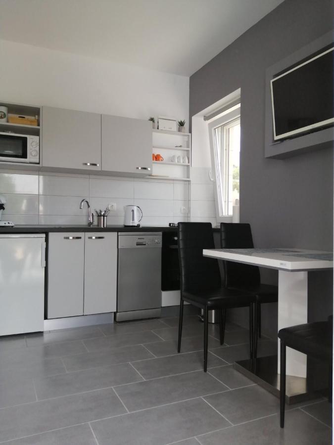Apartment "Manna Zrnovo Eksteriør billede